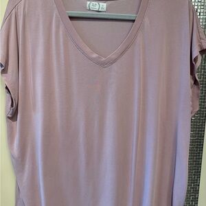 Maurices Lavender V-Neck Short Sleeve Tee